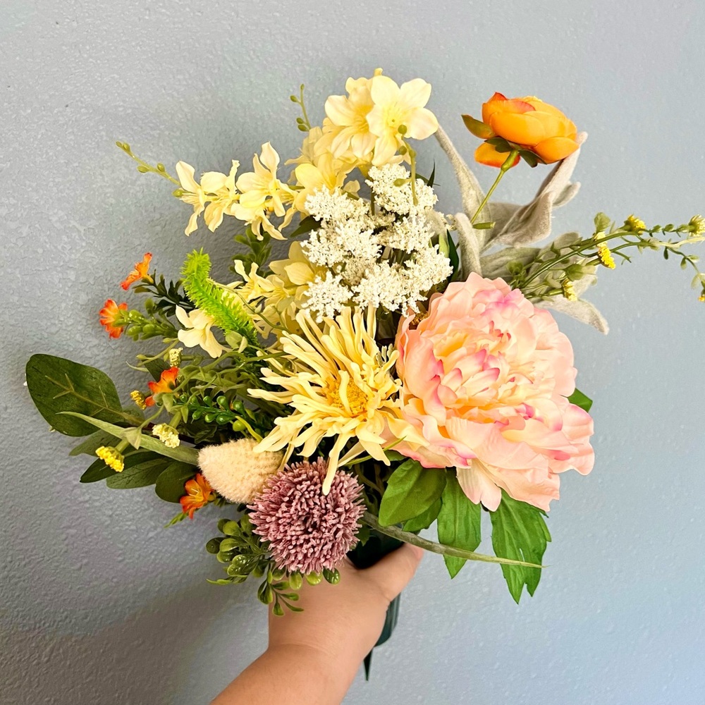 Floral Arrangement with Mixed Colors